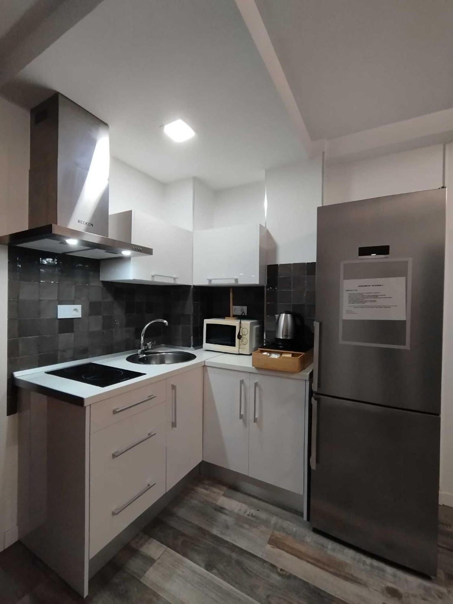 Plazamar Centro Apto 1 Dorm 3 Huesped Playa Wifi Torre Del Mar Luaran gambar